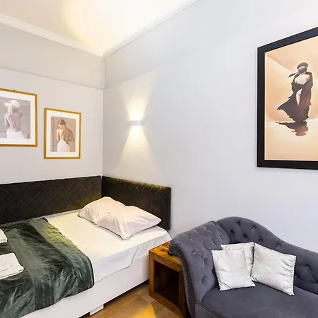 сучасна по вул. таманська 9/4, біля краківського. *