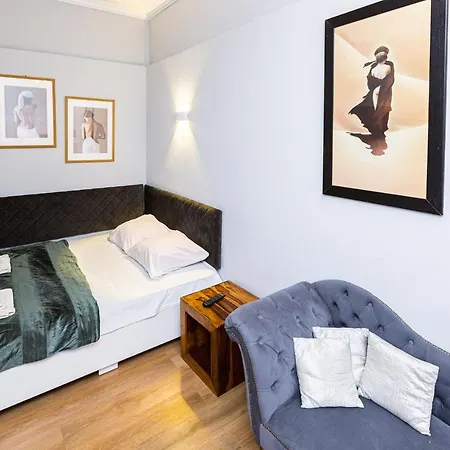 сучасна по вул. таманська 9/4, біля краківського. Львів