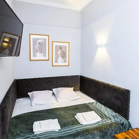 сучасна по вул. таманська 9/4, біля краківського.