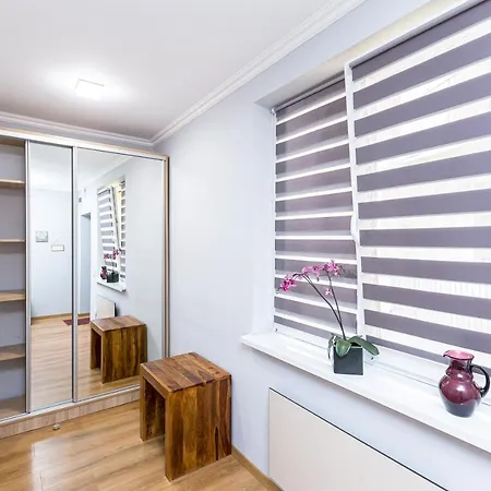 сучасна по вул. таманська 9/4, біля краківського. * Львів