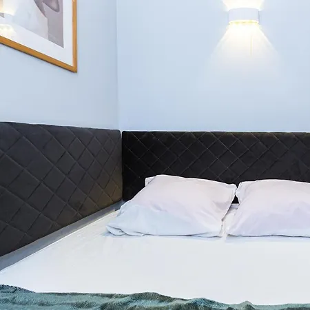 сучасна по вул. таманська 9/4, біля краківського. Львів