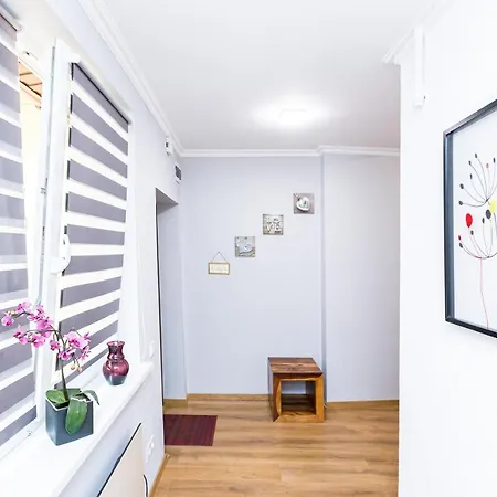 сучасна по вул дарії гусяк 9 біля краківського