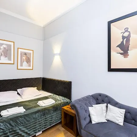 Appartement сучасна по вул дарії гусяк 9 біля краківського Lviv
